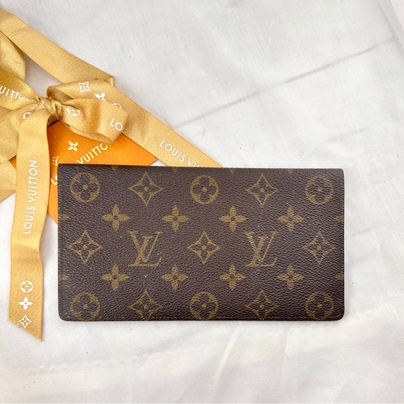 Louis Vuitton Handbags - AUTHENTIC Louis Vuitton wallet. Good condition.